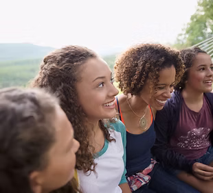 Jovenes - Photo of happy family/group